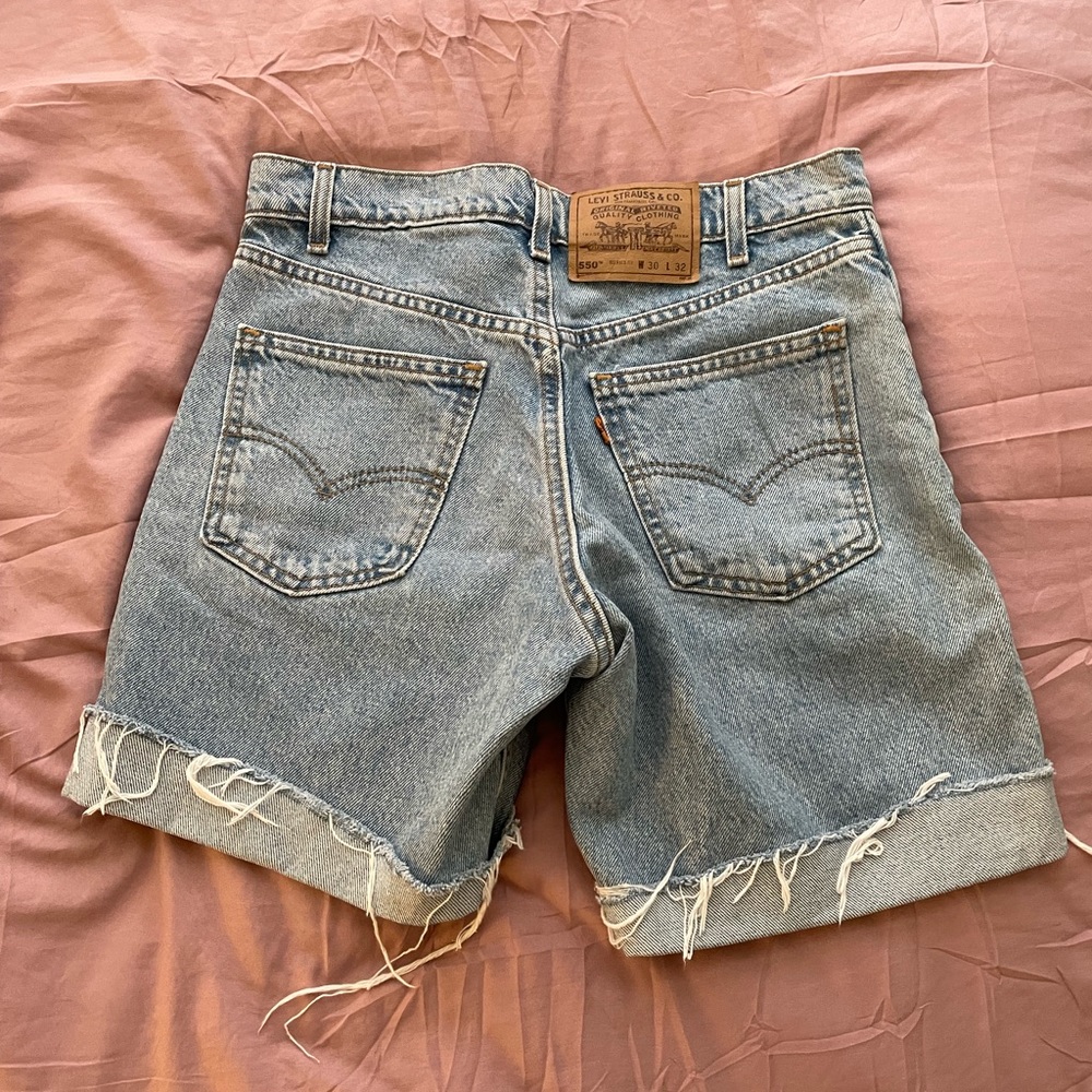 EUC Vintage Levi’s denim shorts 30” 550